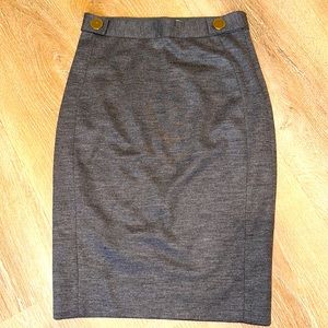 Diane Von Furstenberg gray pencil skirt. mid length.